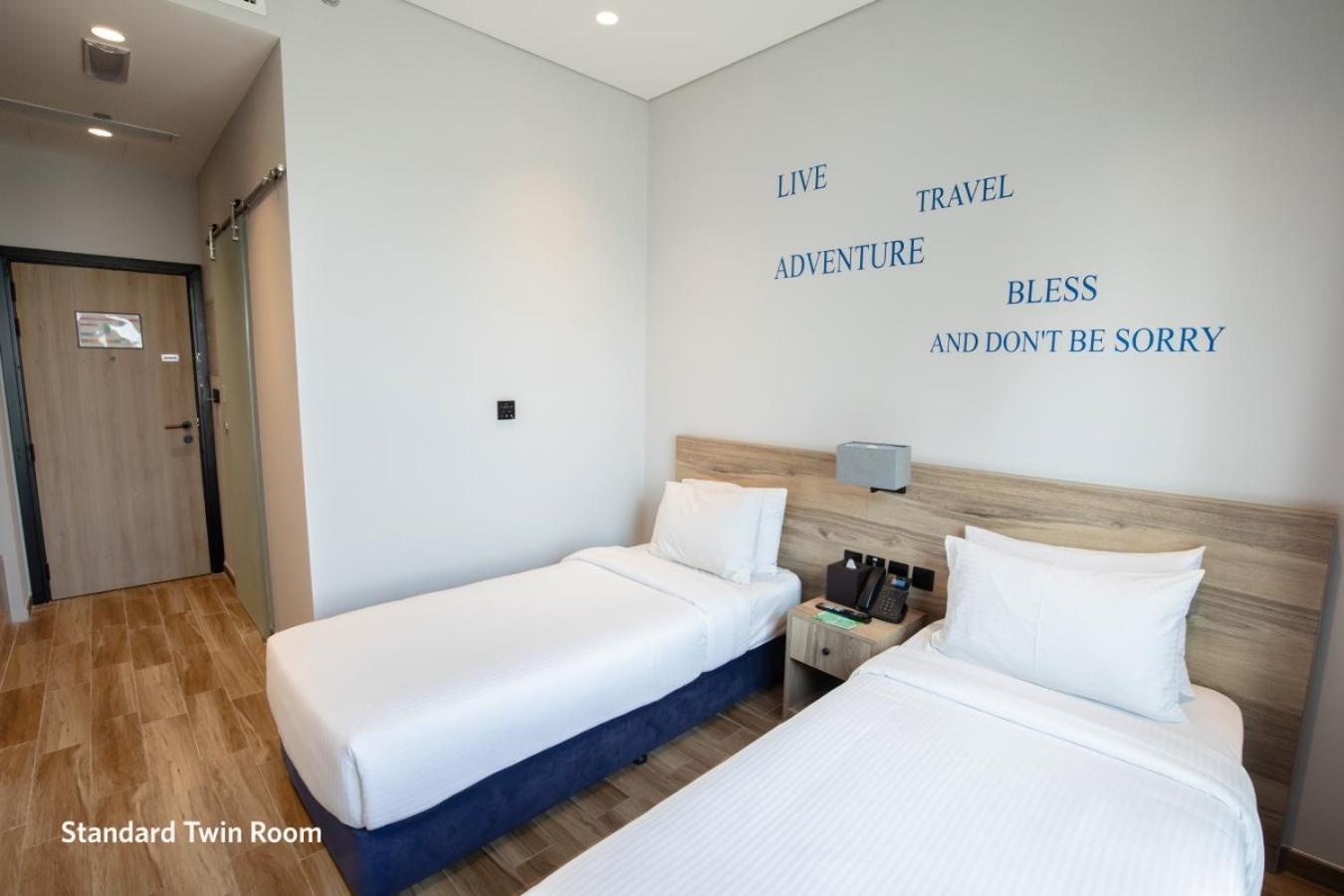 Kingsgate Al Jaddaf Hotel By Millennium Dubai Quarto foto